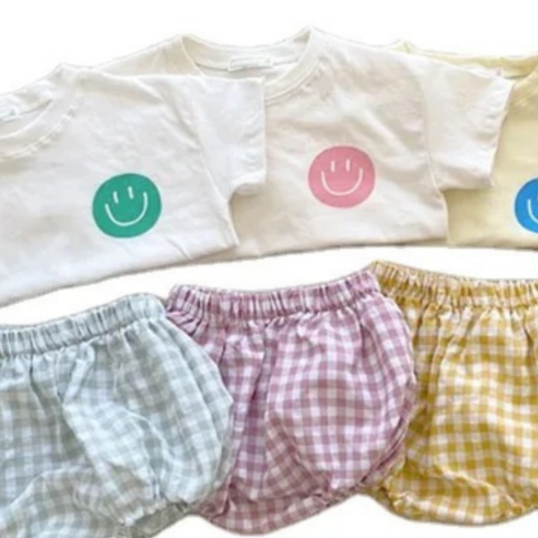 Pink smiley face set
